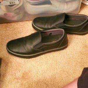 Slip resistant shoes